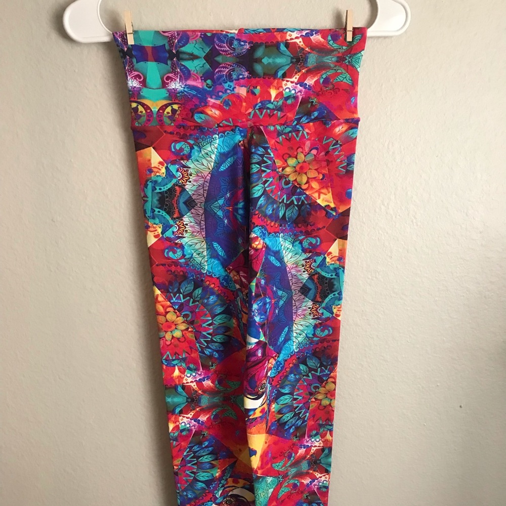 1 Pair of Colorful Patterned High Quality Leggings. Made in Brazil.